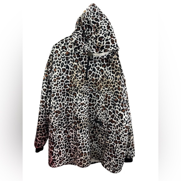The Comfy Oversized Hoodie Wearable leopard Print Kangaroo Pocket Blanket OSFA - Picture 3 of 9